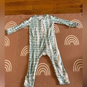 Kyte baby sage riptide zippered romper 18-24